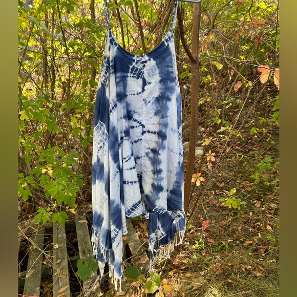 Patrons of Peace Blue & White Tie Dye Tie-dye Tunic with Spaghetti Straps. - Picture 3 of 9